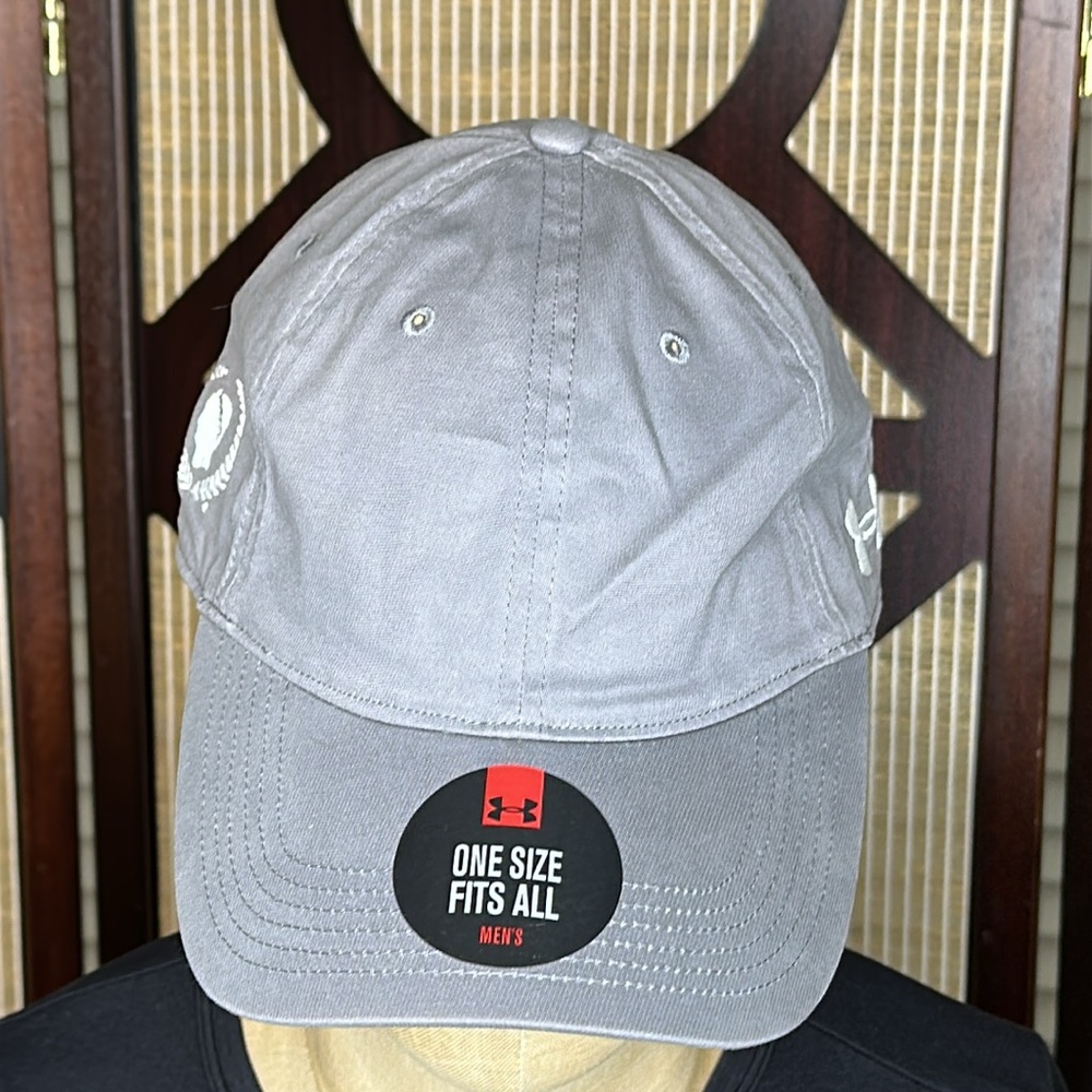 UNDER ARMOUR - TEAM CHINO HAT - Graphite